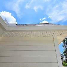 ELIMINATING-BLACK-STREAKS-FROM-GUTTERS-AND-RED-CLAY-STAINS-FROM-HOUSE-SIDING 9