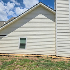 ELIMINATING-BLACK-STREAKS-FROM-GUTTERS-AND-RED-CLAY-STAINS-FROM-HOUSE-SIDING 5