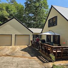 HOW-TO-PROPERLY-CLEAN-A-METAL-ROOF 7