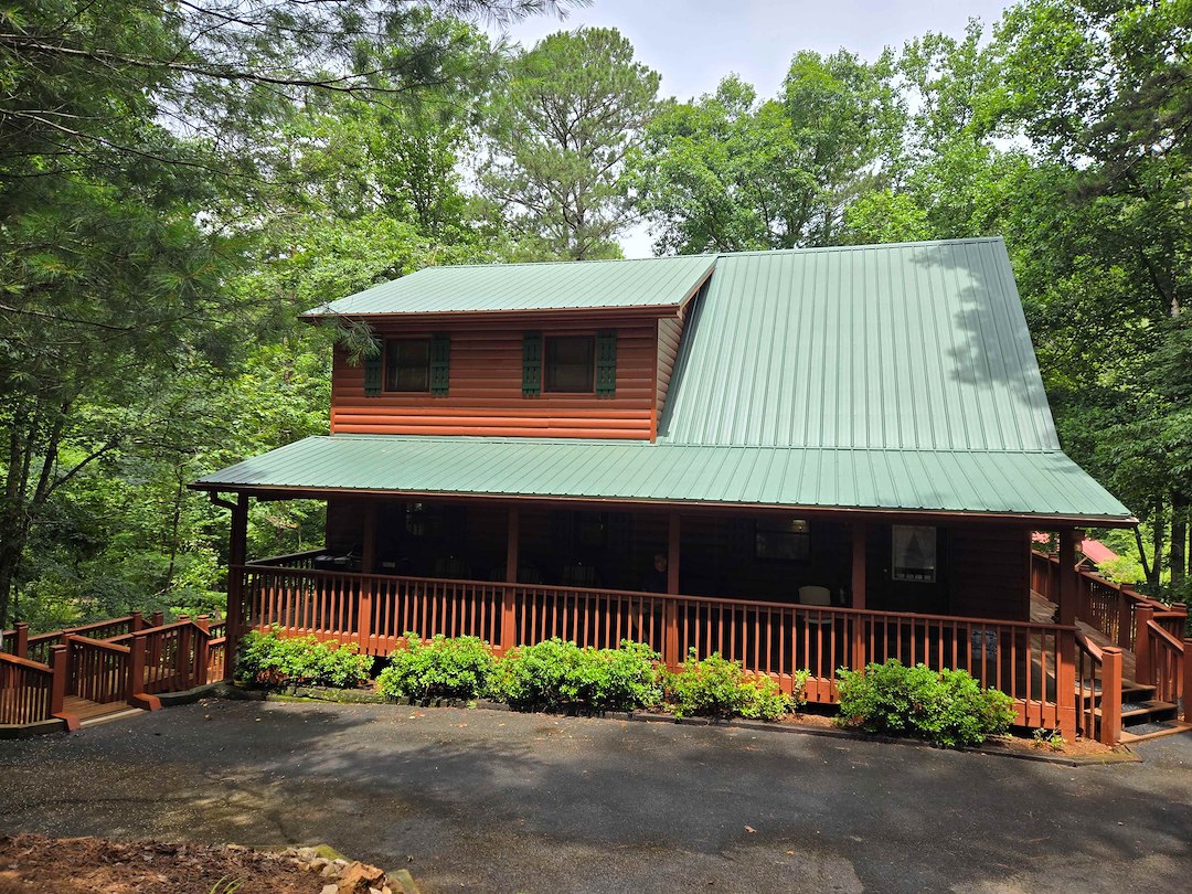 OUR METAL ROOF CLEANING SERVICE RESTORED THIS ROOF IN DAHLONEGA, GA