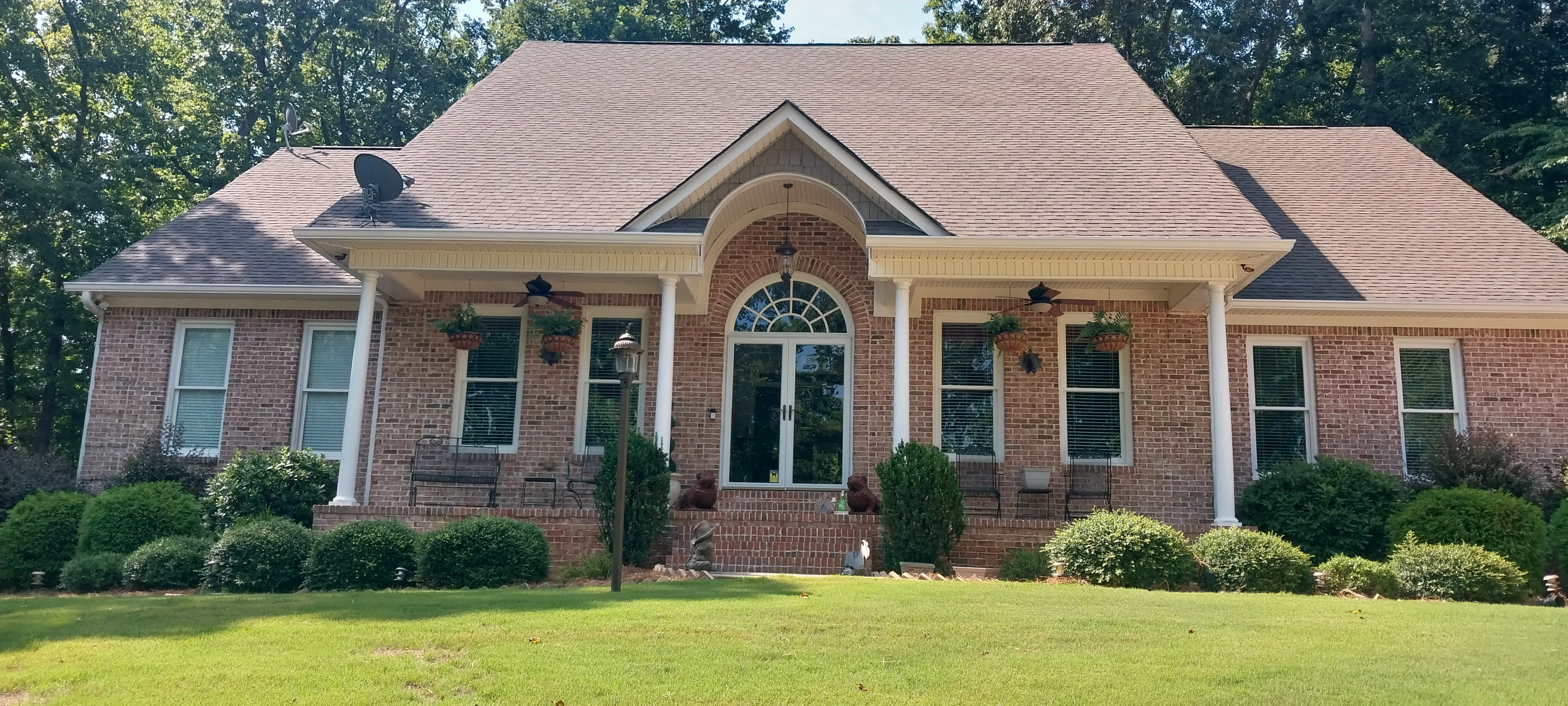 OUR ROOF CLEANING SERVICE AND HOUSE WASHING SERVICE GAVE THIS RANCH IN DAHLONEGA AMAZING CURB APPEAL