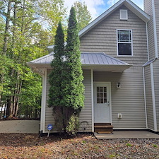 VACATION-HOME-AND-ROOF-IN-CLEVELAND-GA-SOFT-WASHED-FOR-THE-HOLIDAY-SEASON 9