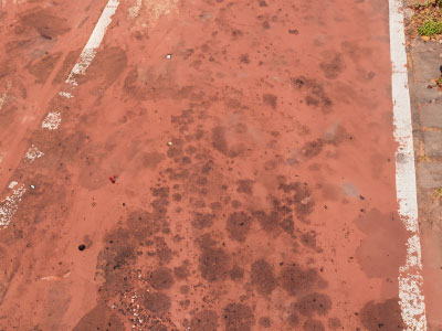 Red Clay Stains on Concrete: Why They Stick and How Pros Remove Them